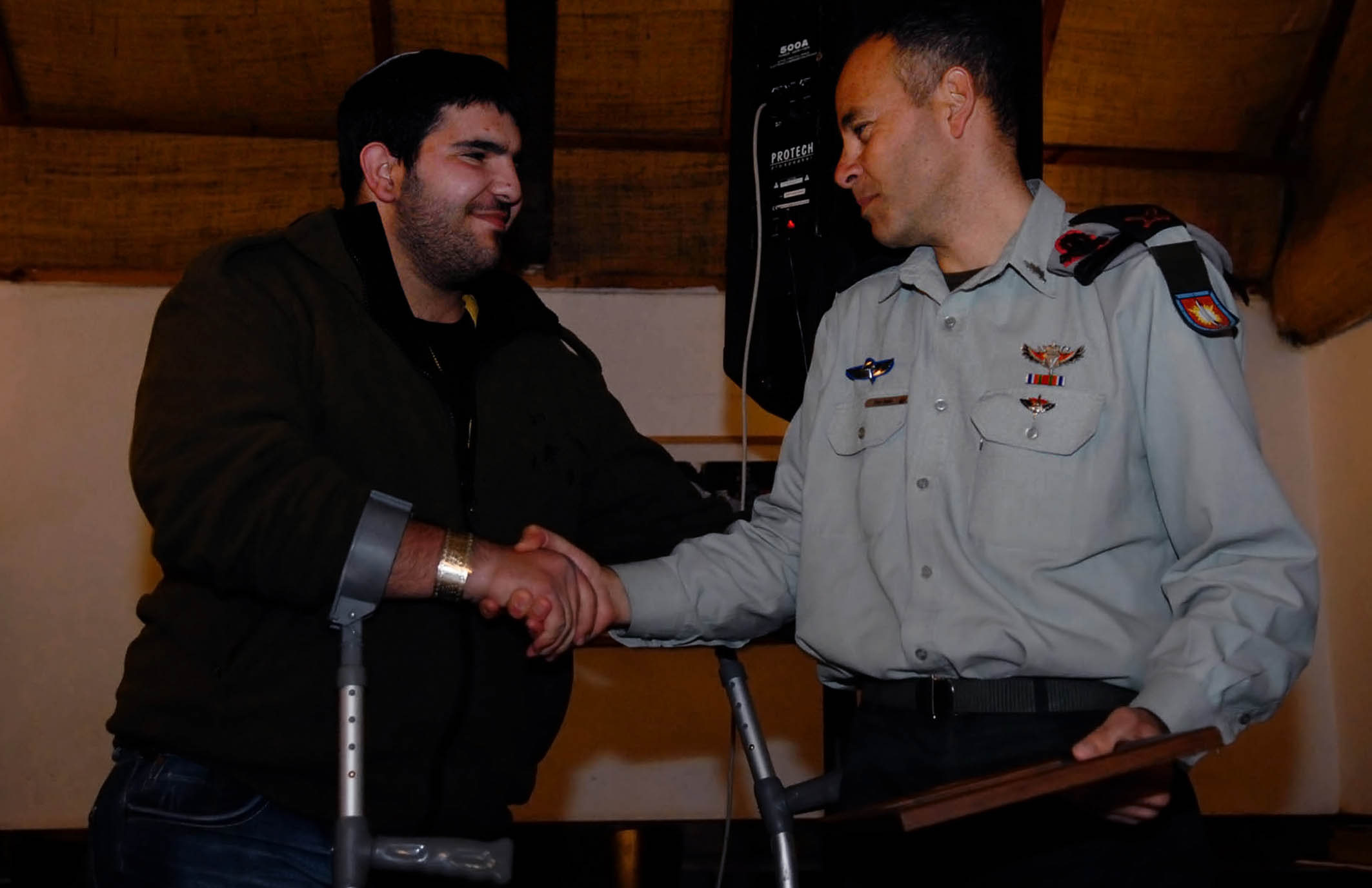 Awarding campaign ribbon Second Lebanon War 9