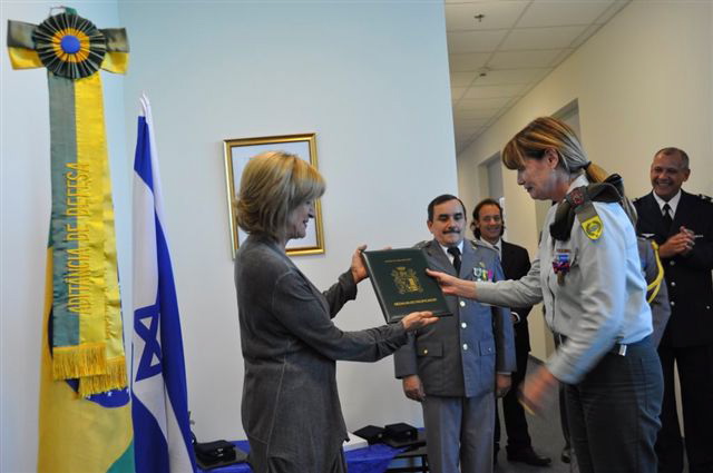 Col. Hanny Caspi awarded the Medalha do Pacificador