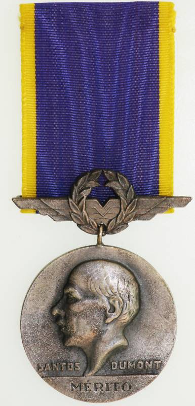 Santos Dumont Medal of Merit  front