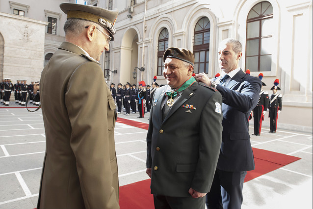 Eisenkot decorated as Grand Officer Order of Merit