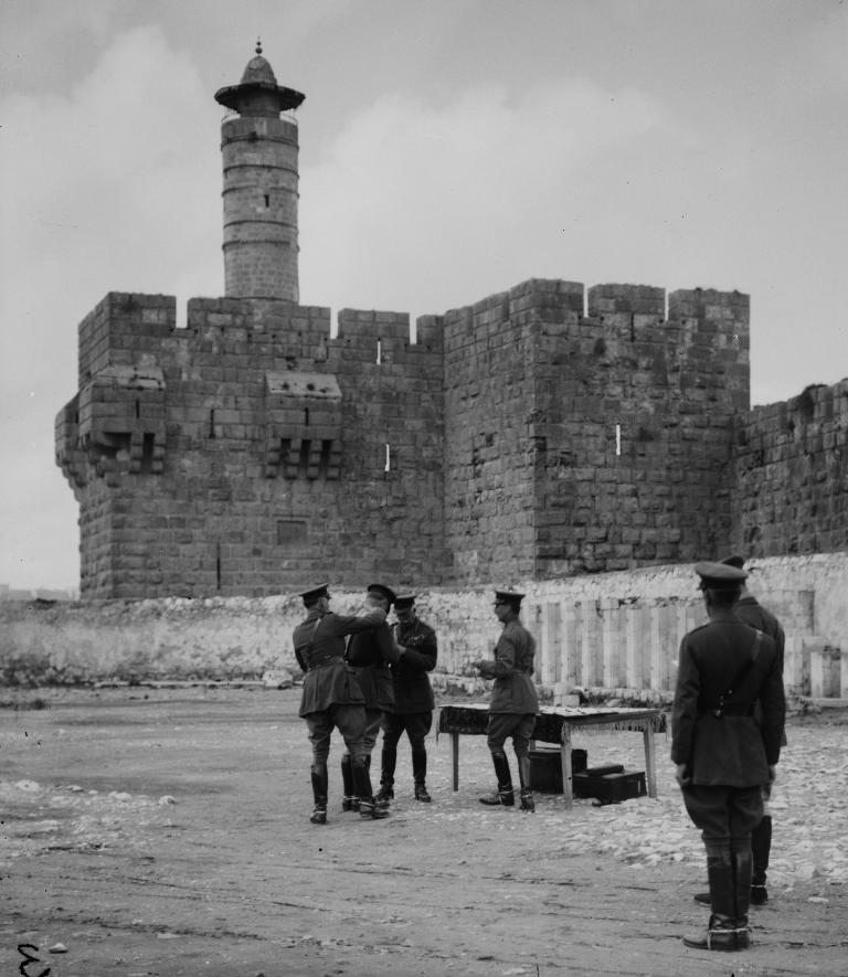 General Allenby decorated in Jerusalem 1918