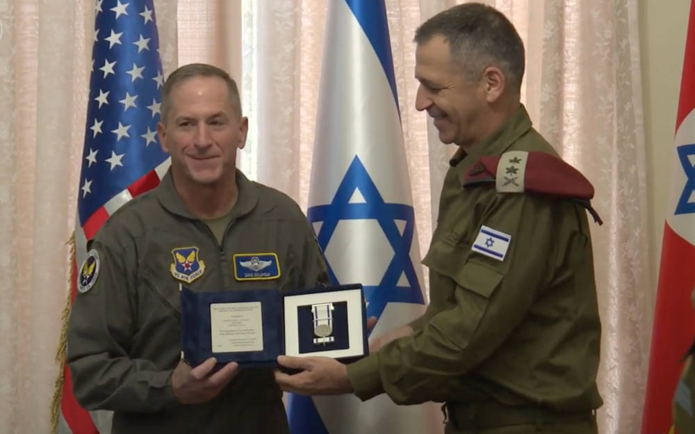 Chief of Staff Medal of Appreciation is awarded 