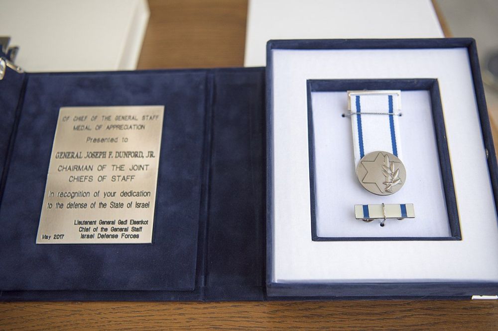 Chief of Staff Medal of Appreciation in box