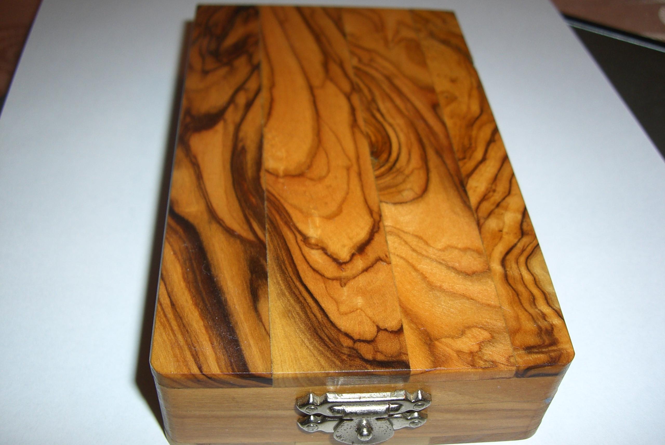 Medal of Distinguished Service in olive wood box 