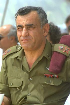 Major - General Yitzhak Mordechai, medal of courage