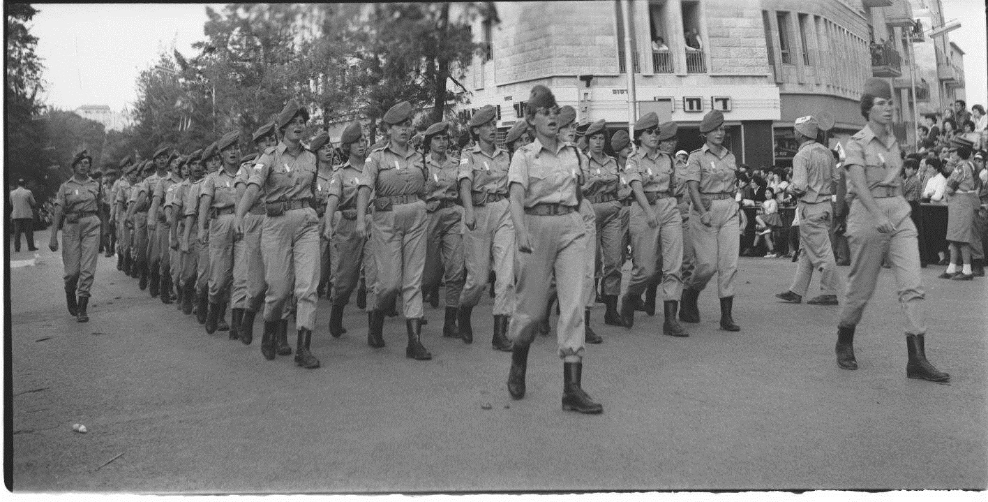 Women soldiers during four-day march to Jerusalem