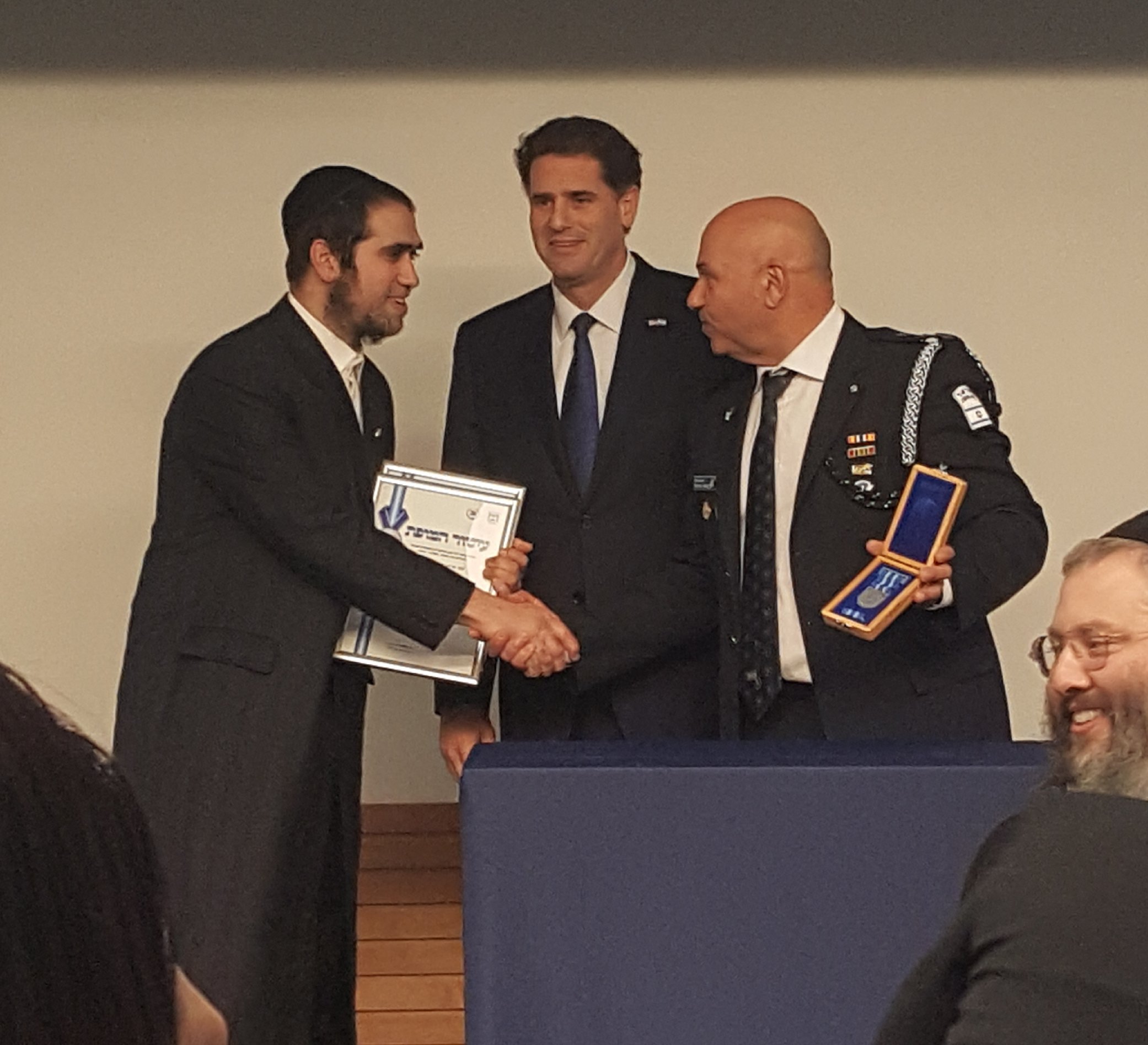 American chasidim receive police medals