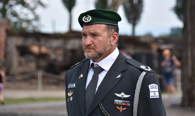 Kobi Shabtai with Medal of Courage Israel Police